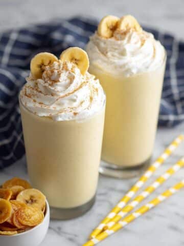 Creamy Banana Milkshake with Vanilla and Cinnamon Recipe