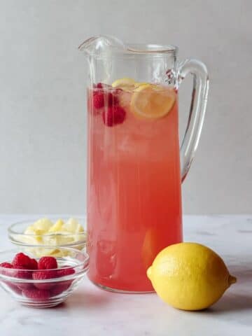 Delicious Homemade Rhubarb Lemonade Recipe