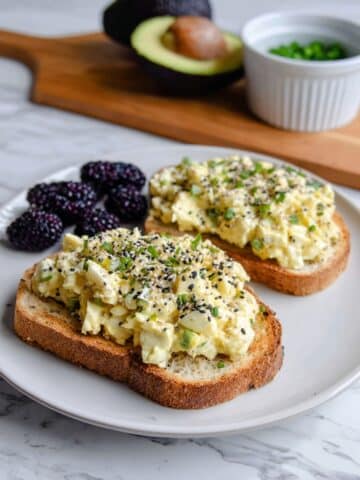 Avocado Cottage Cheese Toast Recipe