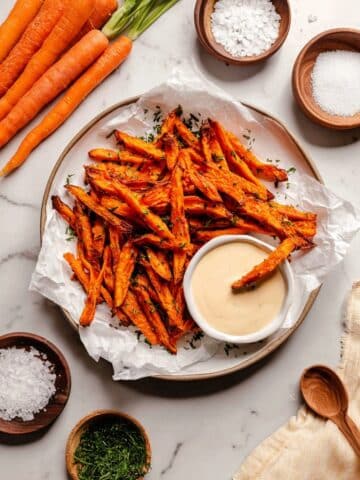 Crispy Oven and Air Fryer Carrot Fries with Sriracha Mayo Recipe