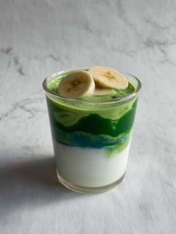 Easy Banana Cream Matcha Latte Recipe