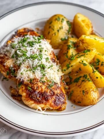 One Pan Baked Chicken Thighs with Potatoes Recipe