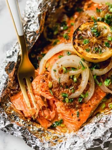 Quick & Spicy Grilled Salmon in Foil Recipe
