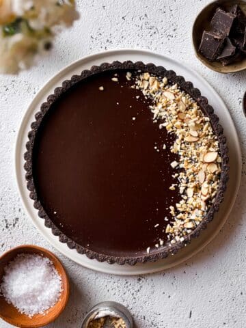Healthy Salted Dark Chocolate Tart {Low Carb, Keto, Vegan-Friendly} Recipe