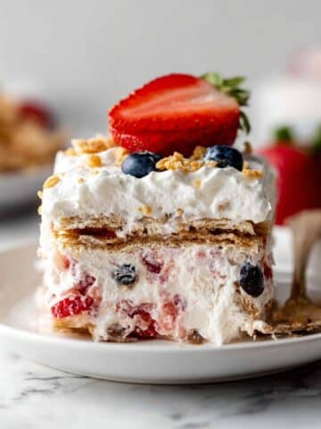 Easy Berry Icebox Cake Recipe