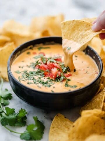 Easy 15-Minute Queso (Velveeta Queso) Recipe